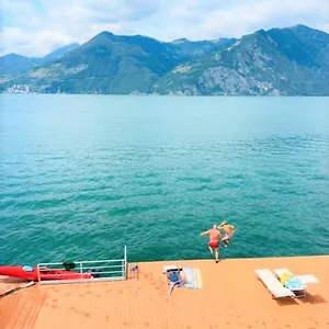 Dock House , Marone Italië